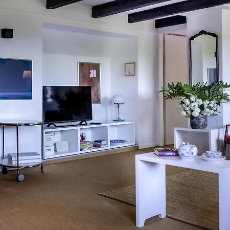 Im Gruenen Cottage33 *